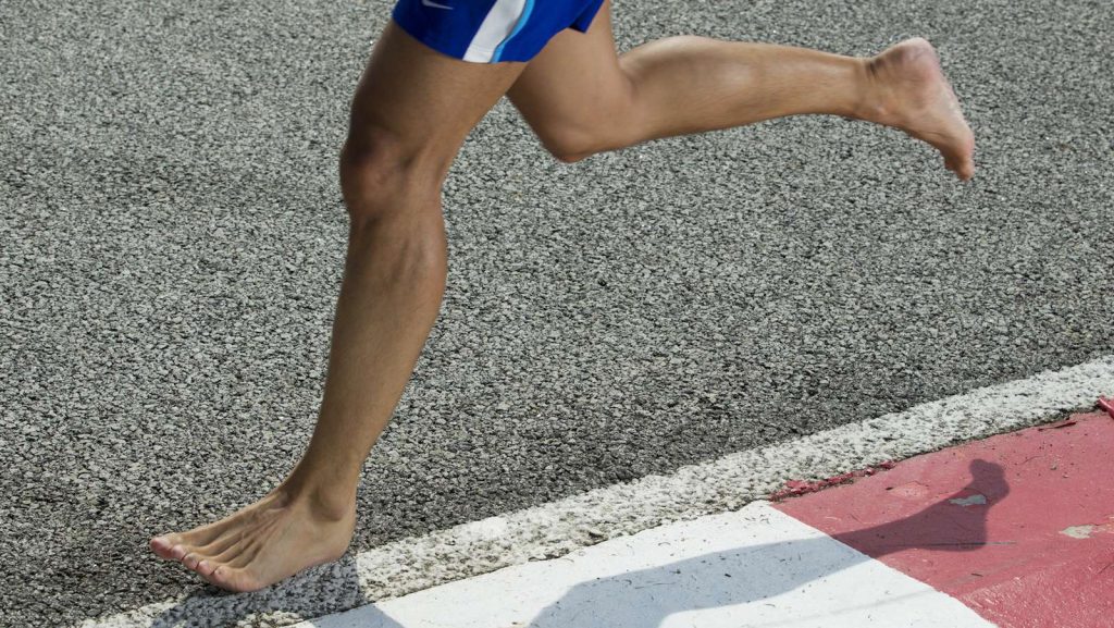 Einen Marathon barfuß laufen